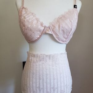 NWT VS Unlined Bra